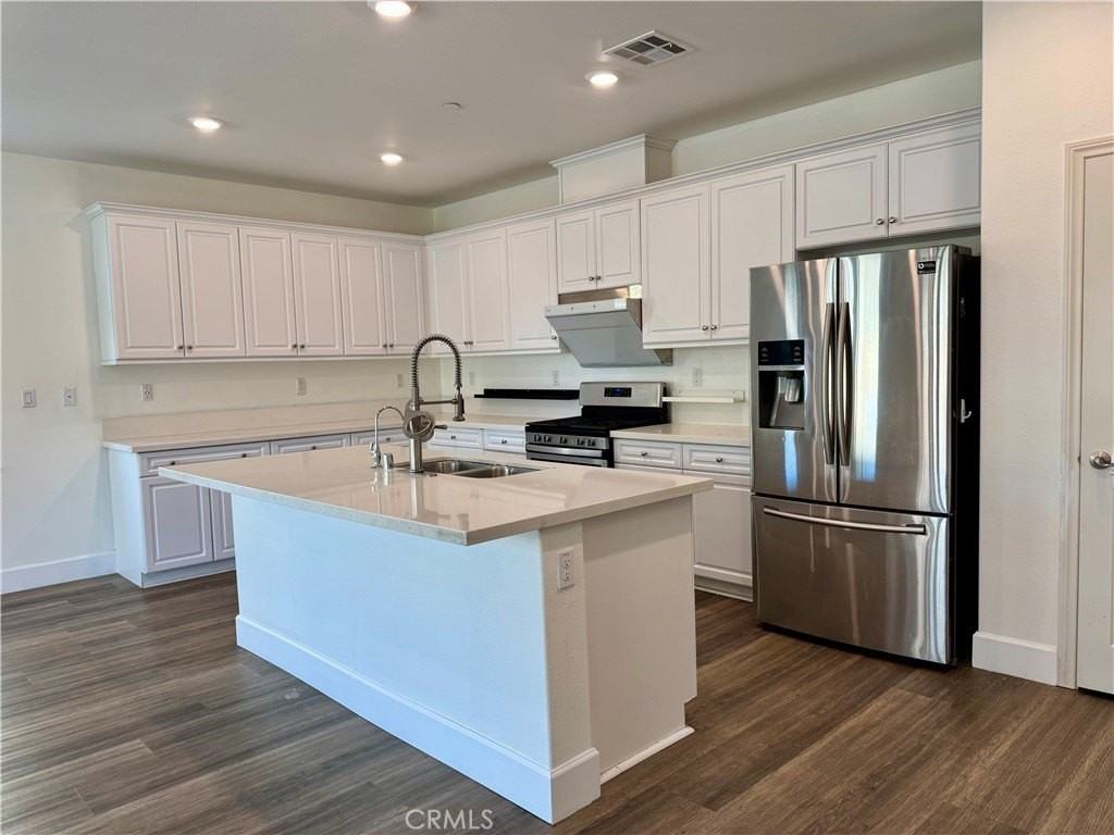 4694 S Rogers Way - Photo 4 of 16