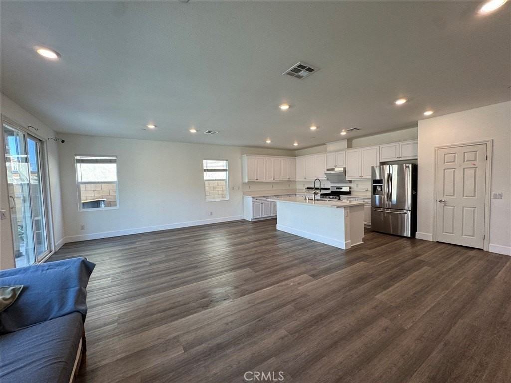 4694 S Rogers Way - Photo 5 of 16
