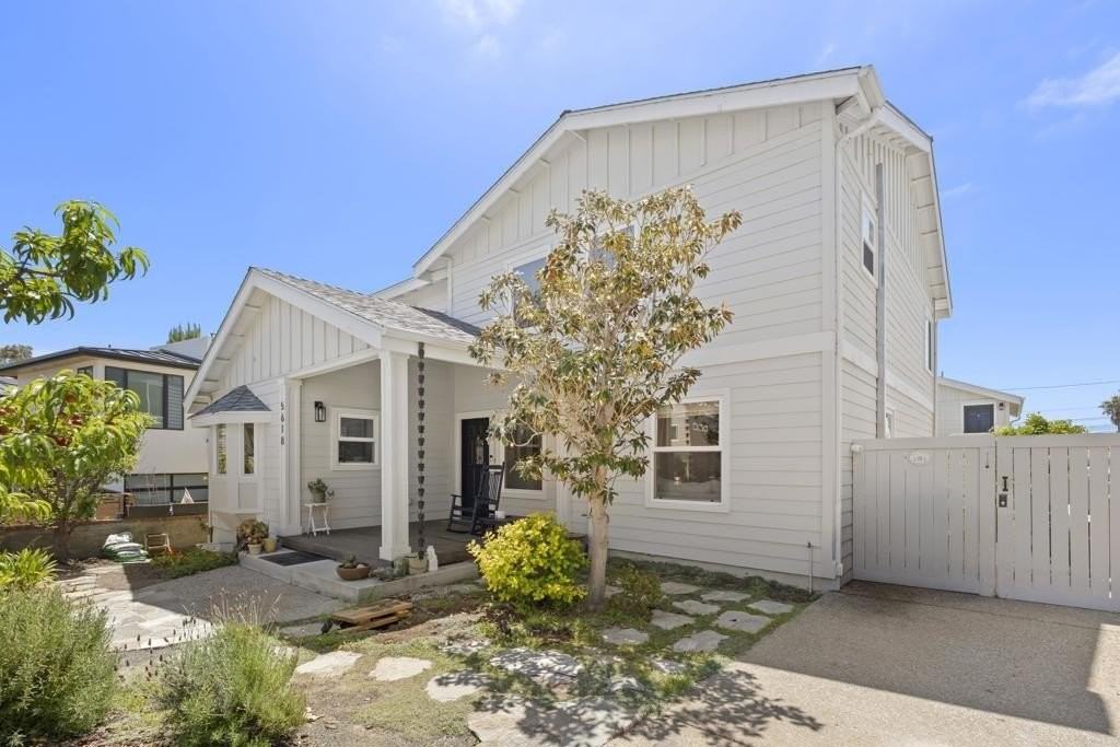 5618 Bellevue Ave - Photo 3 of 47