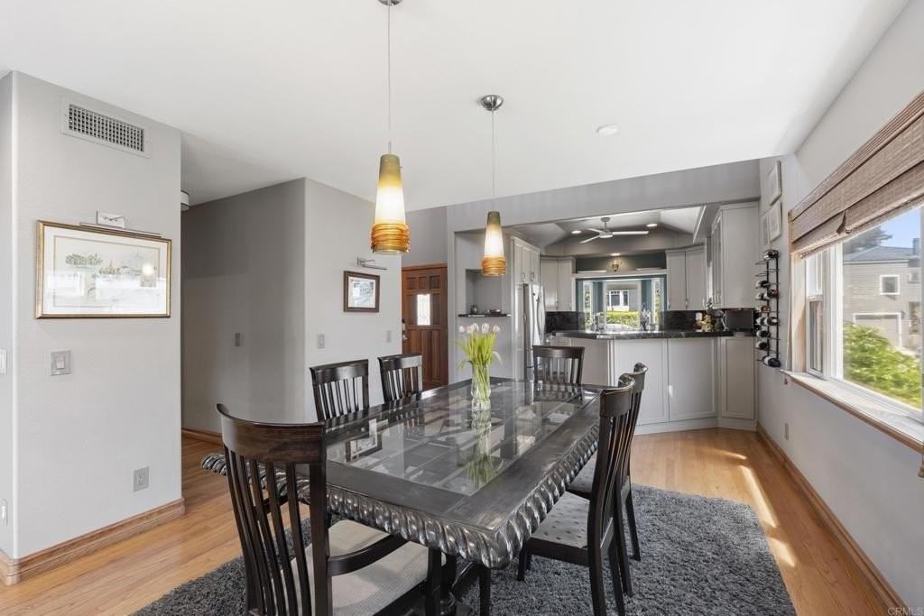 5618 Bellevue Ave - Photo 6 of 47