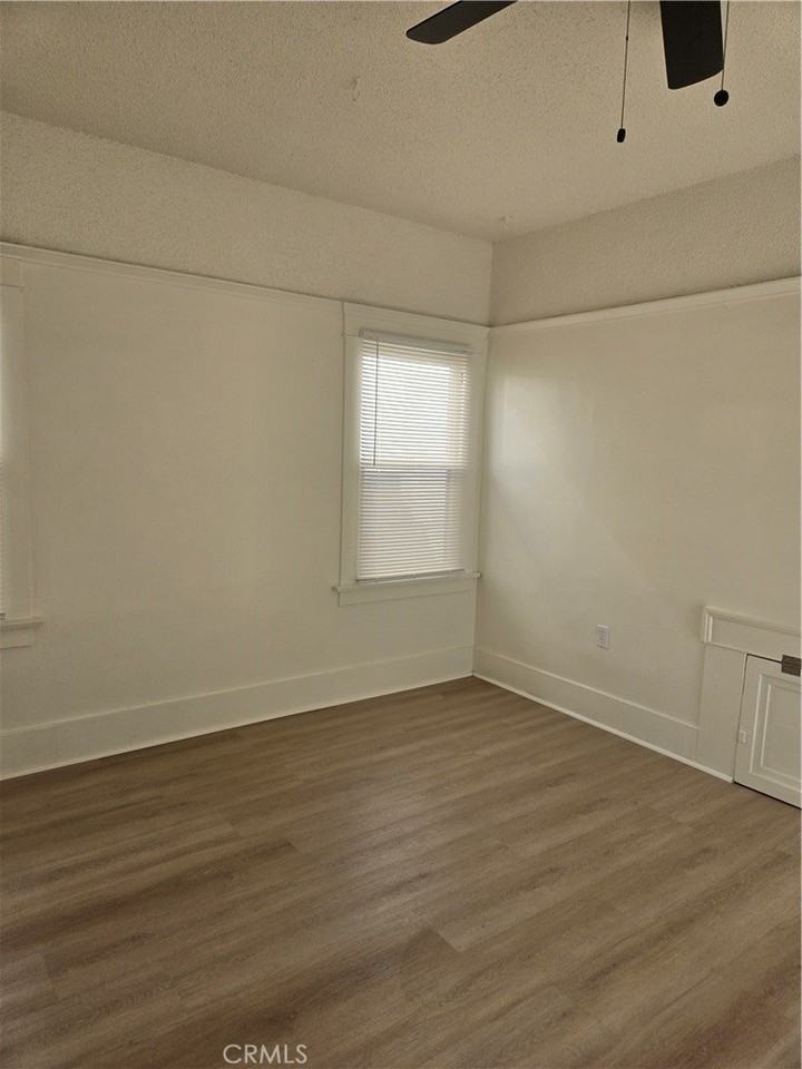 942 E 2nd St #8 - Photo 3 of 18