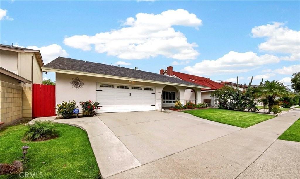 17323 Grayland Ave - Photo 2 of 31