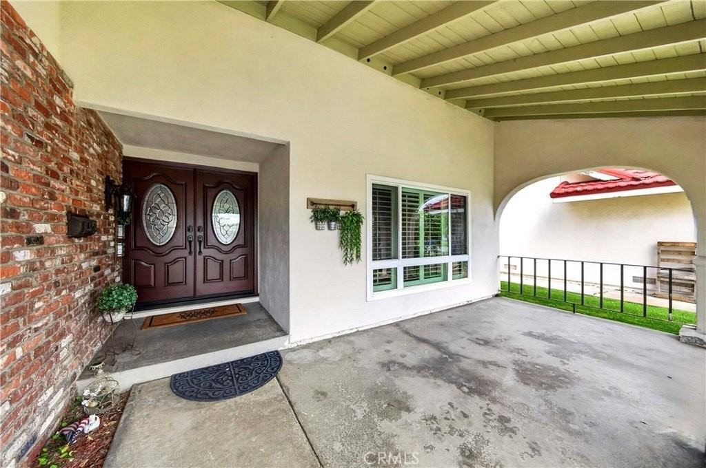 17323 Grayland Ave - Photo 4 of 31