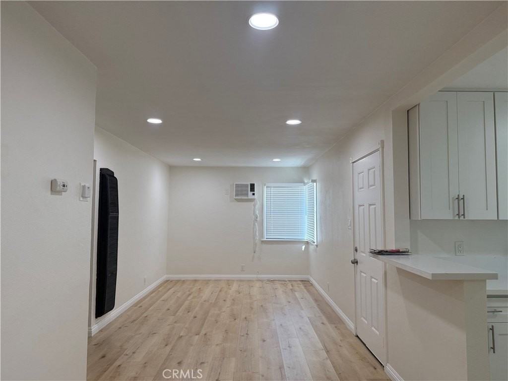 9849 Linden St - Photo 3 of 9