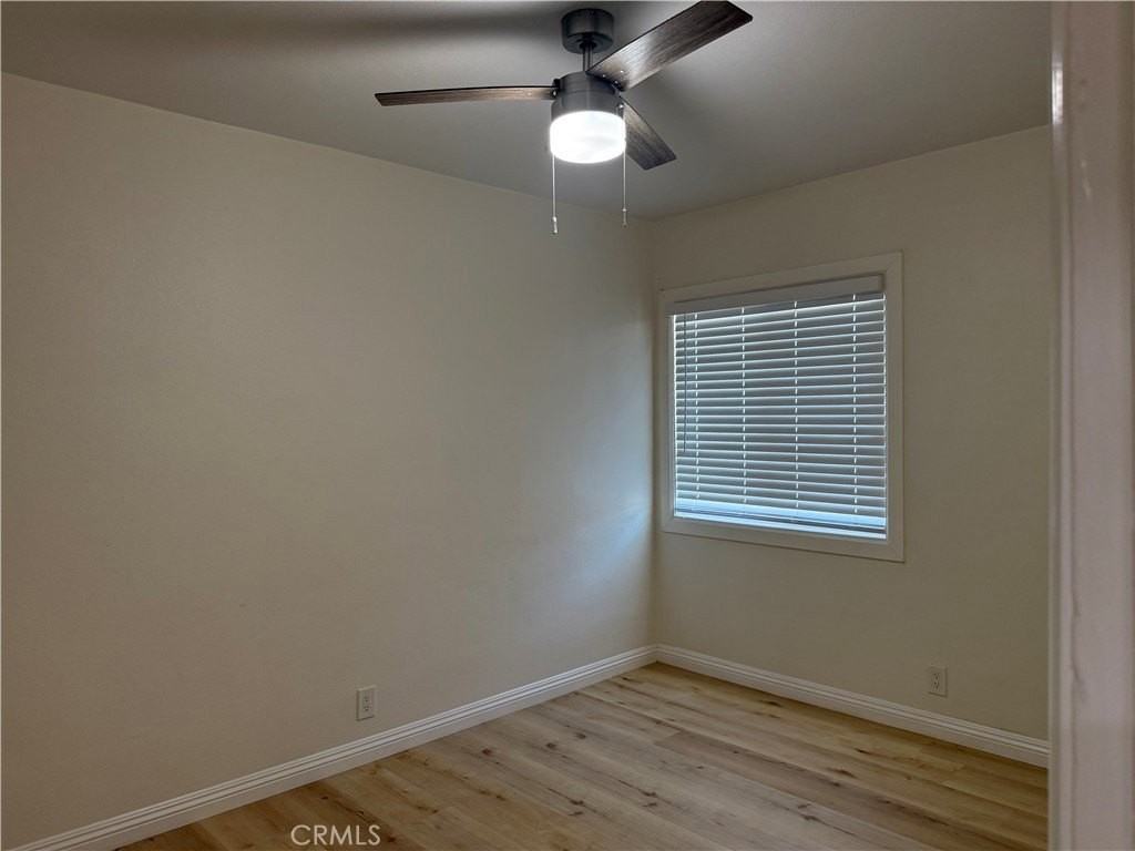 9849 Linden St - Photo 5 of 9