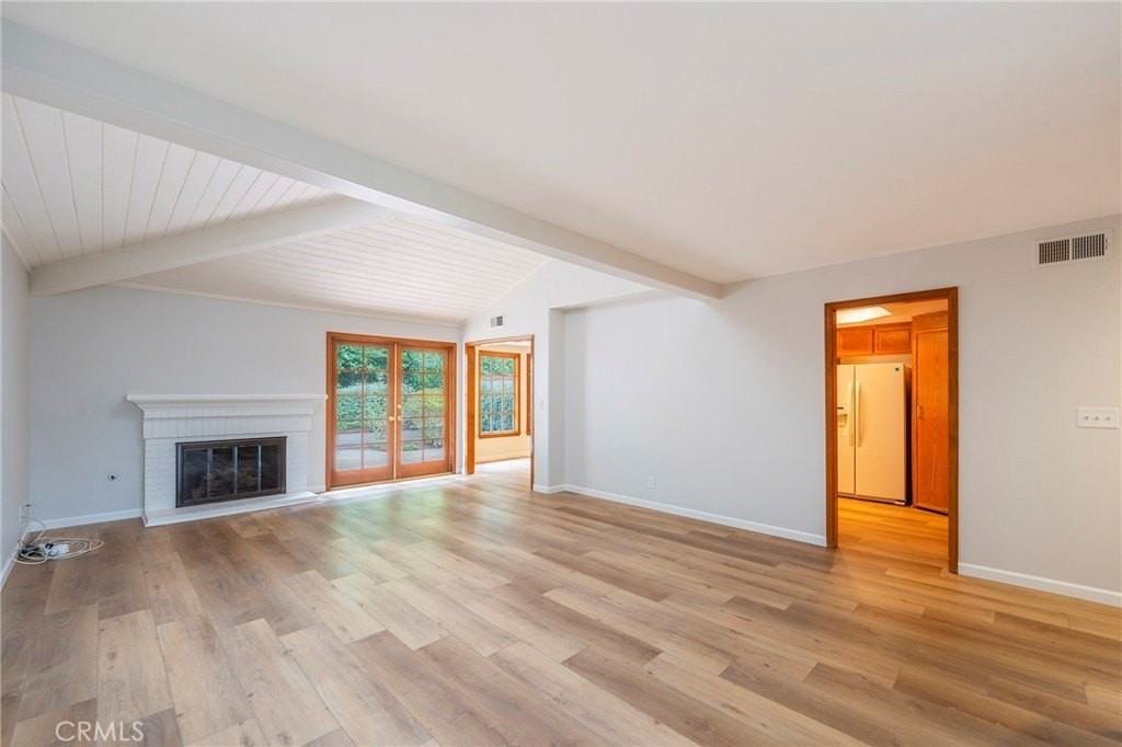 26 Sausalito Cir E - Photo 2 of 38