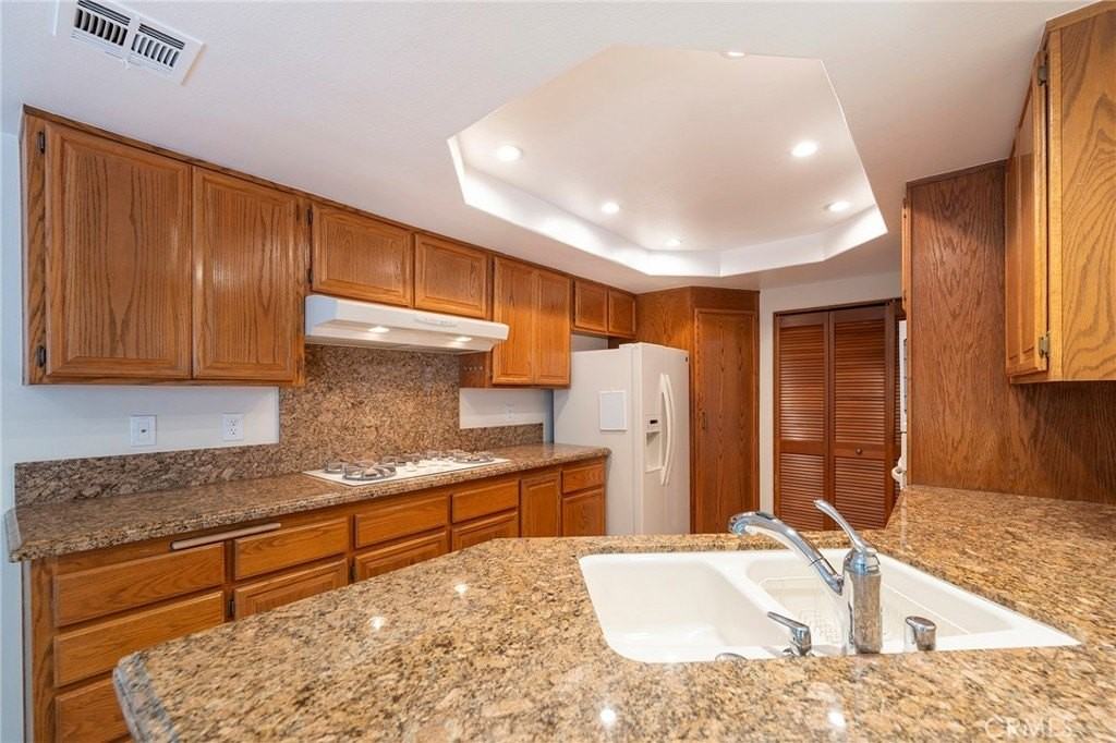 26 Sausalito Cir E - Photo 6 of 38