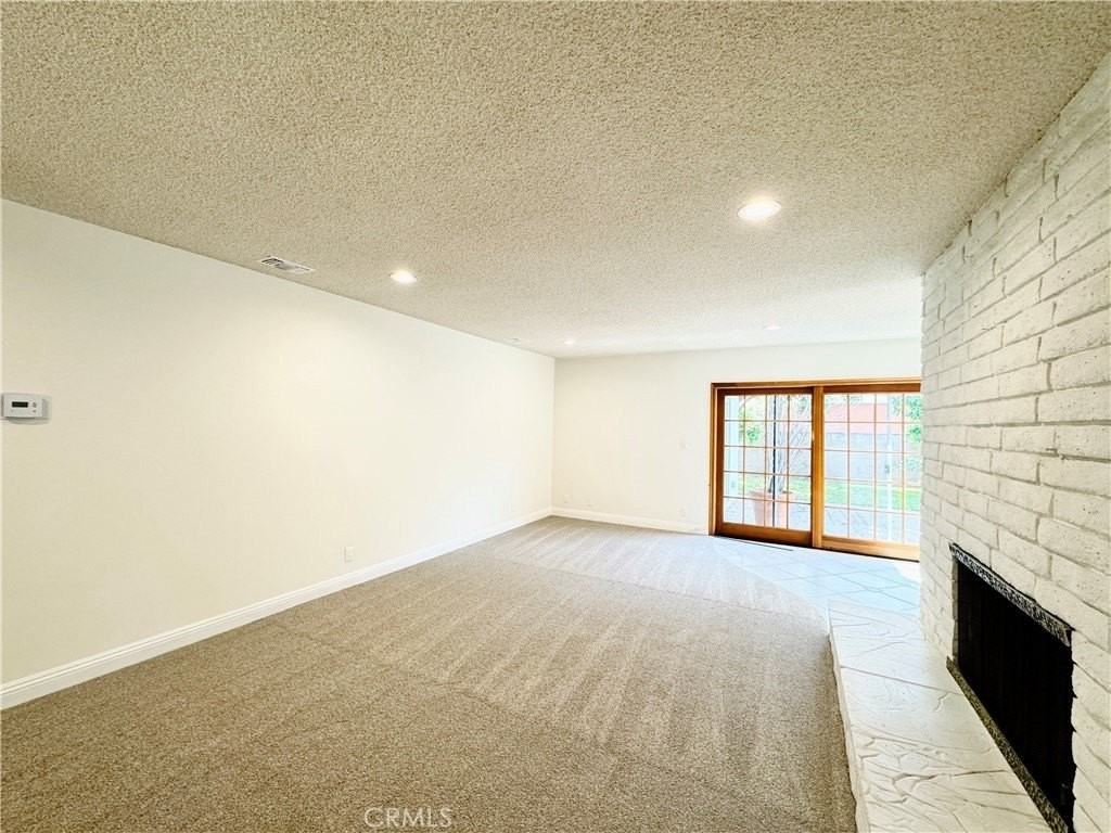 12538 Collins St - Photo 3 of 31