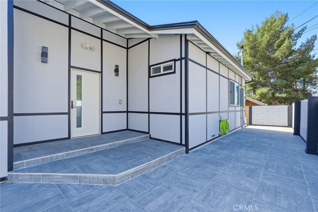 11443 Louise Ave - Photo 4 of 28