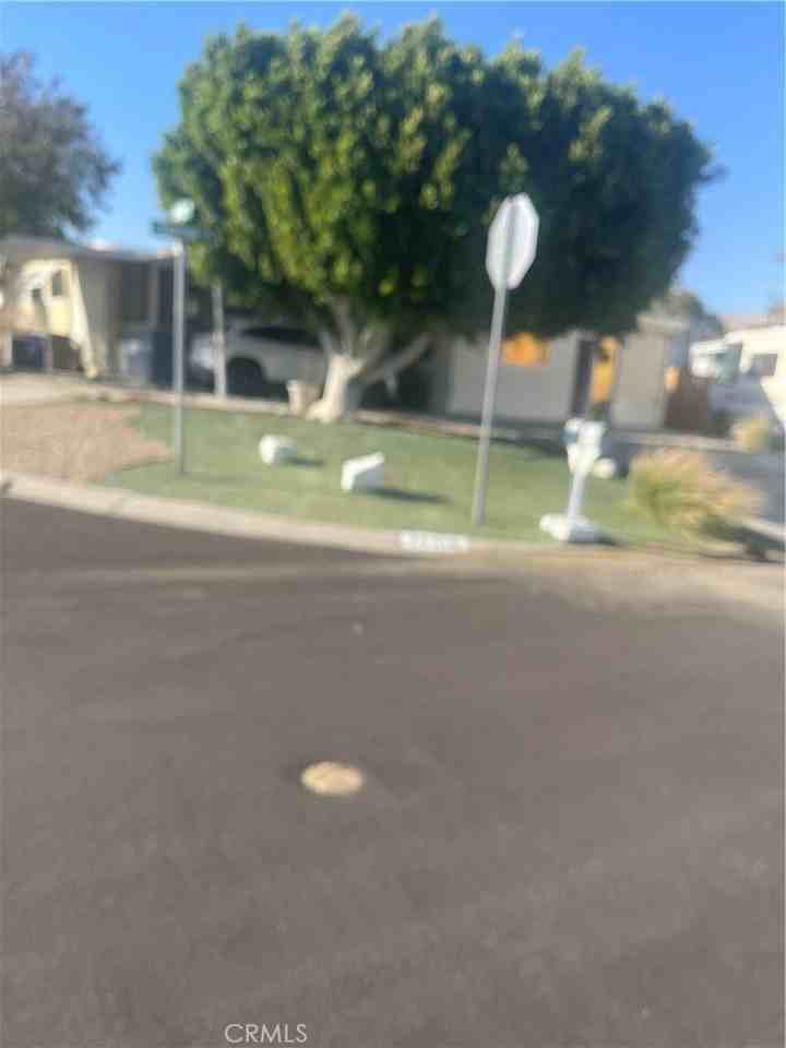 69510 Parkside Dr - Photo 3 of 23