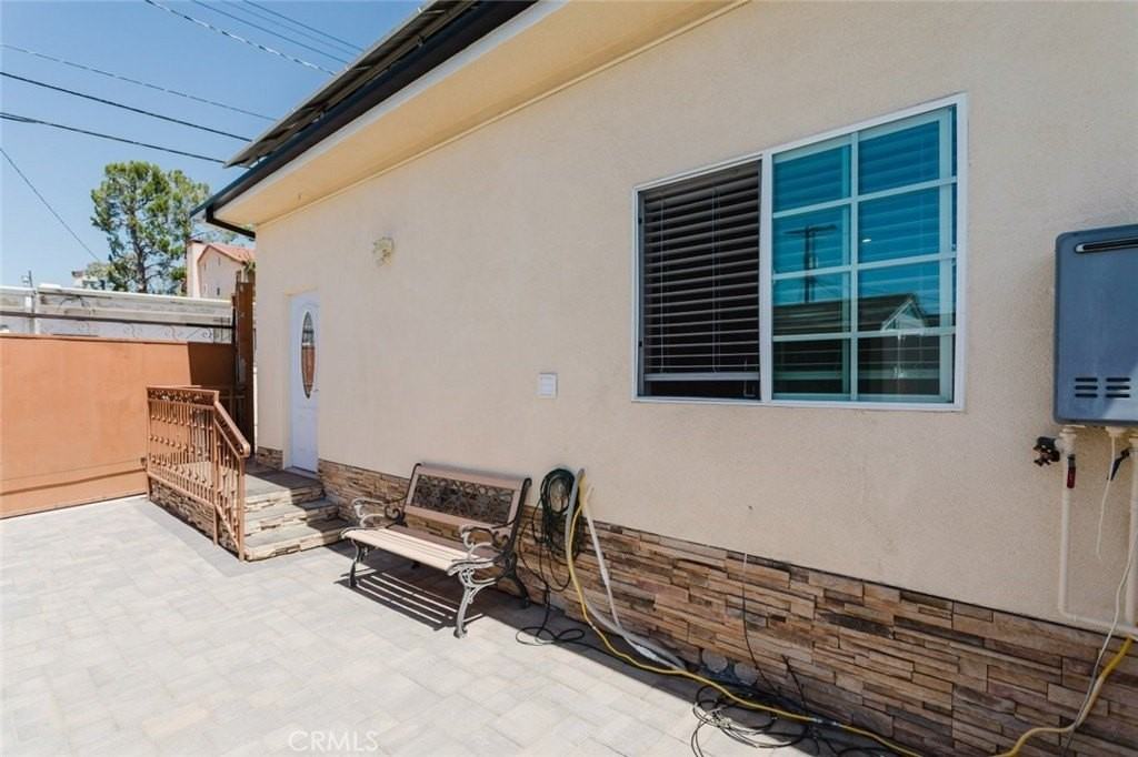 833 E Verdugo Ave - Photo 2 of 26