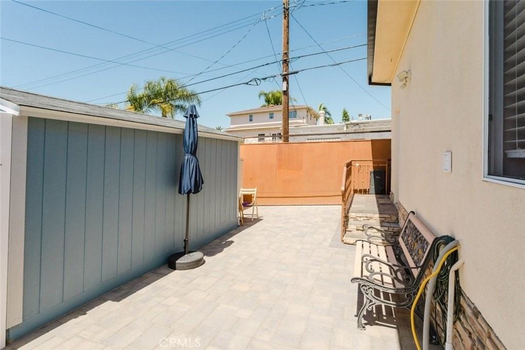 833 E Verdugo Ave - Photo 4 of 26