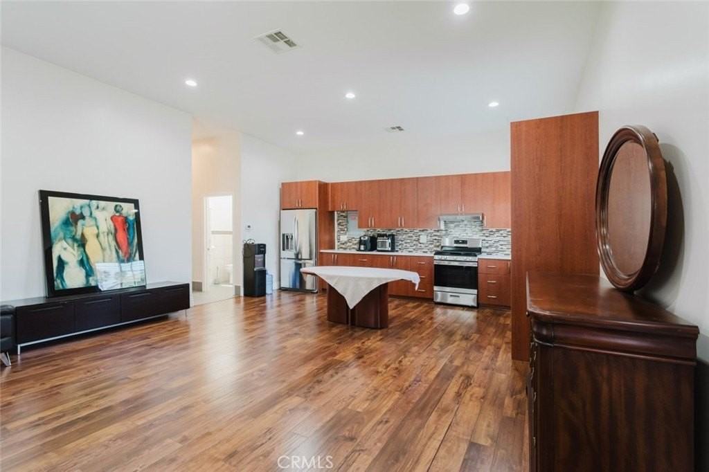 833 E Verdugo Ave - Photo 7 of 26