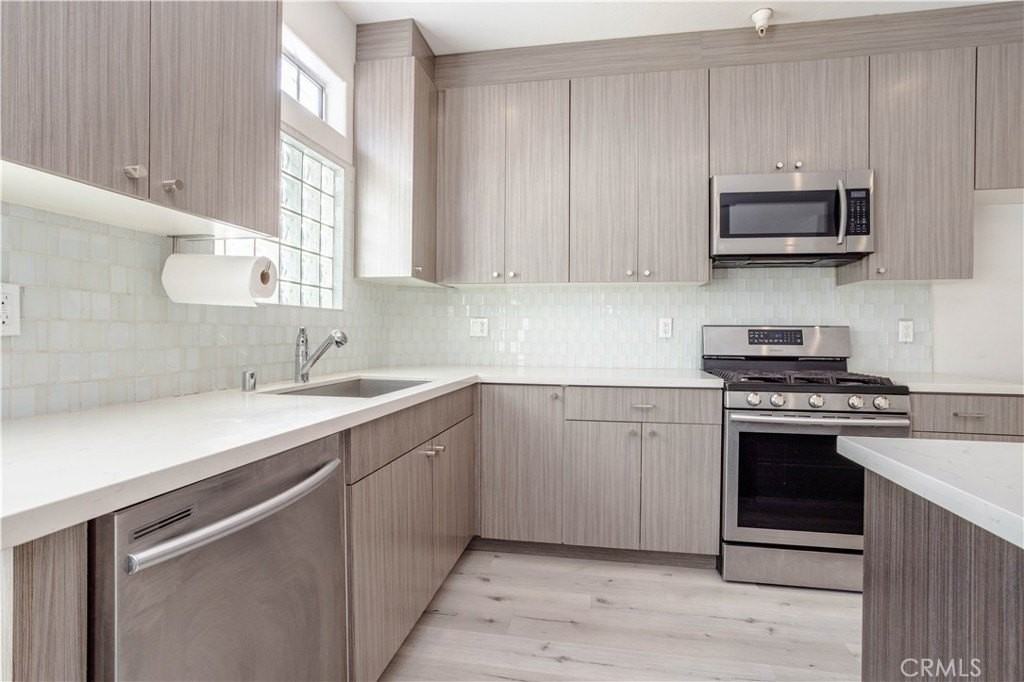 18347 Saticoy St #28 - Photo 3 of 24