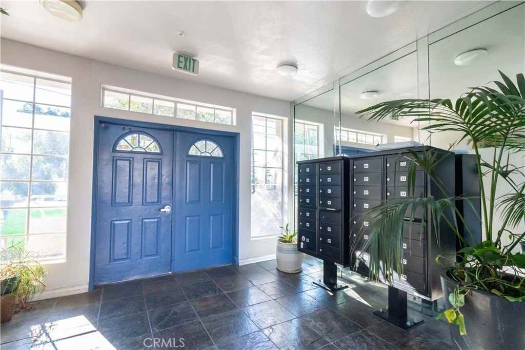 18347 Saticoy St #28 - Photo 6 of 24