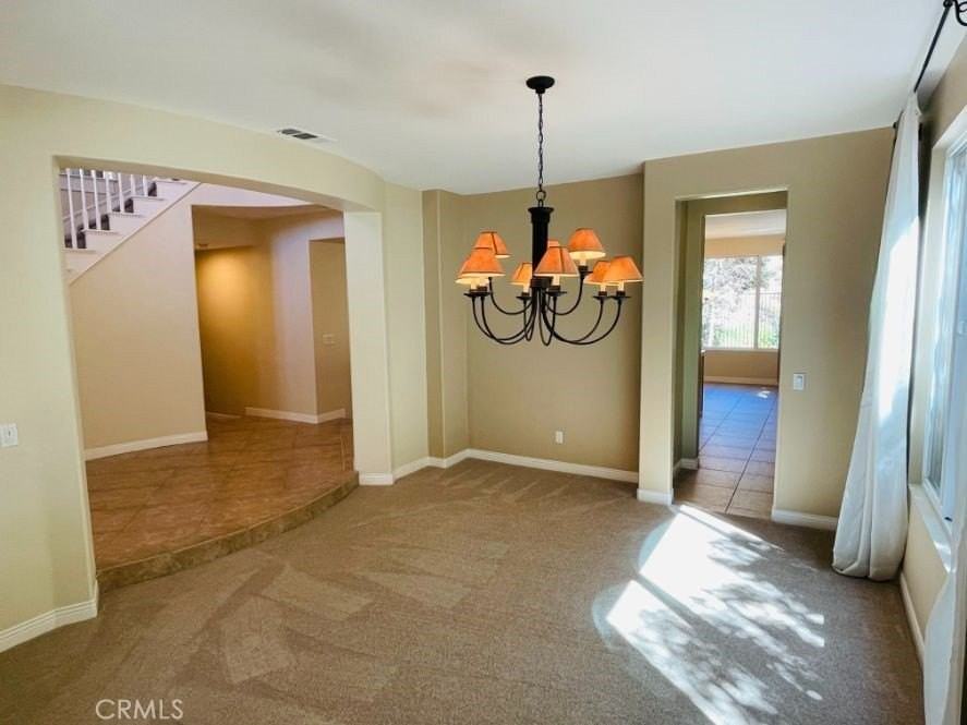 1574 Glencrest Dr - Photo 5 of 50