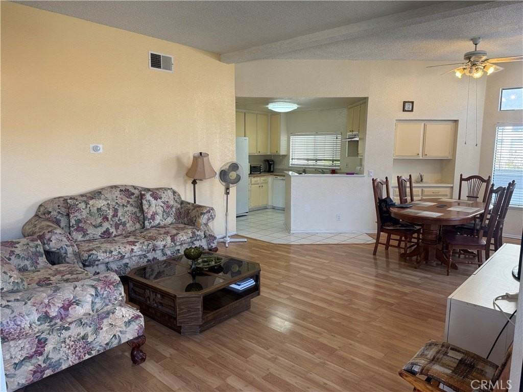 27 Willowcrest Ln - Photo 3 of 11