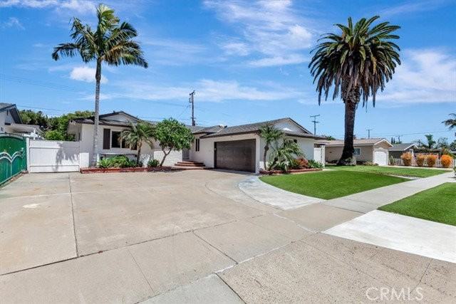 1298 Watson Ave - Photo 2 of 8