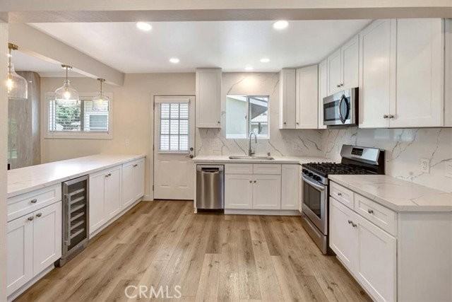 1298 Watson Ave - Photo 3 of 8