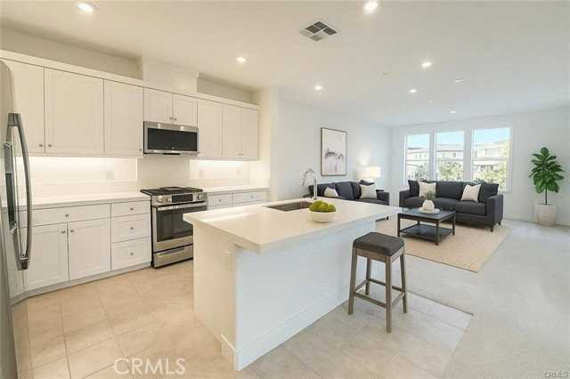 349 Proctor - Photo 3 of 8