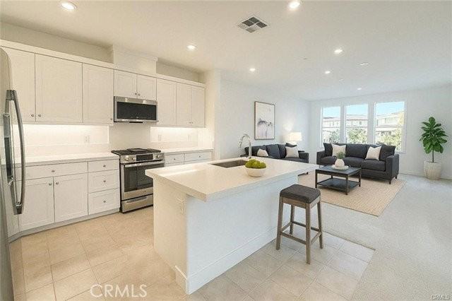 349 Proctor - Photo 4 of 8