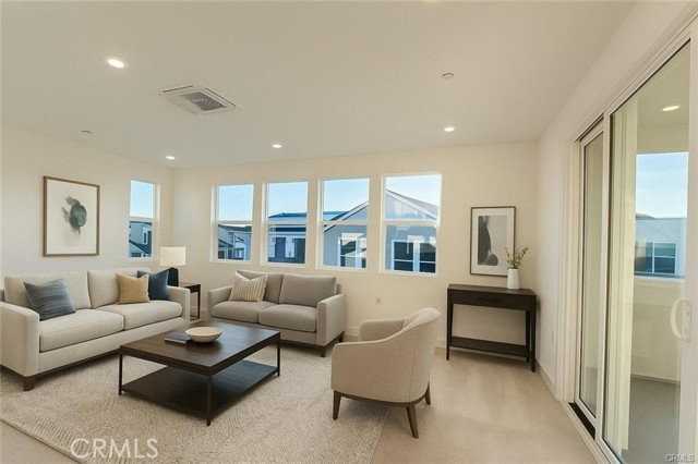 349 Proctor - Photo 6 of 8