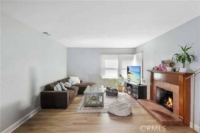 417 N Citrus St - Photo 4 of 8