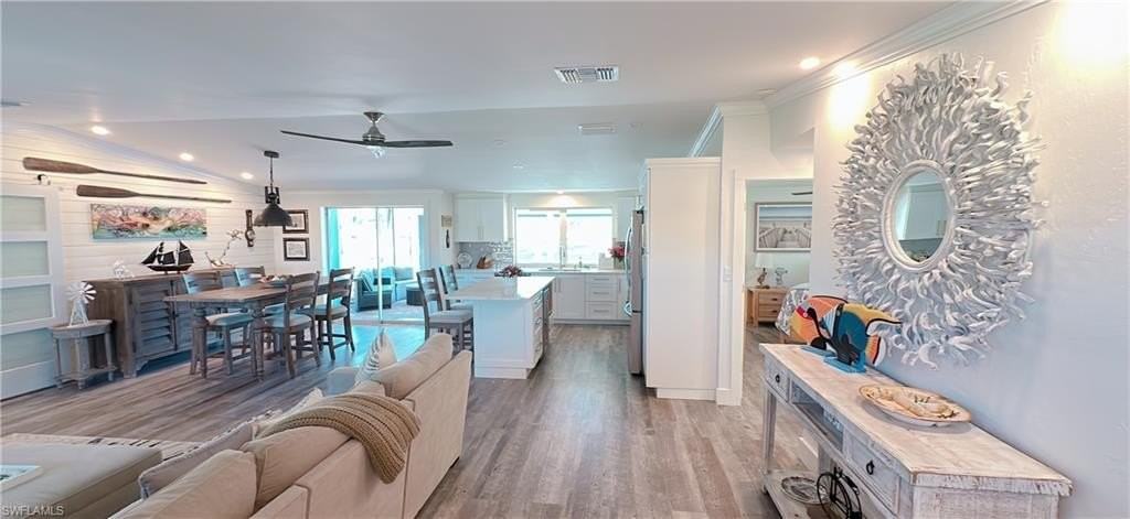 11 Palmview Blvd - Photo 2 of 16