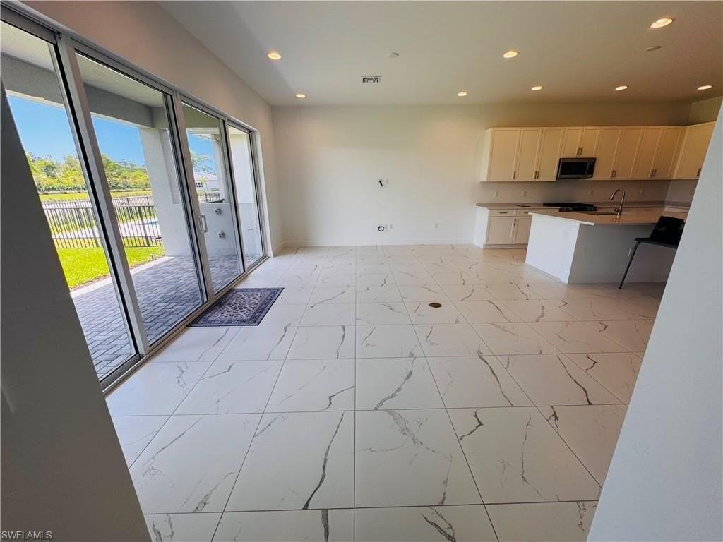 2864 Bloomfield Way - Photo 7 of 42