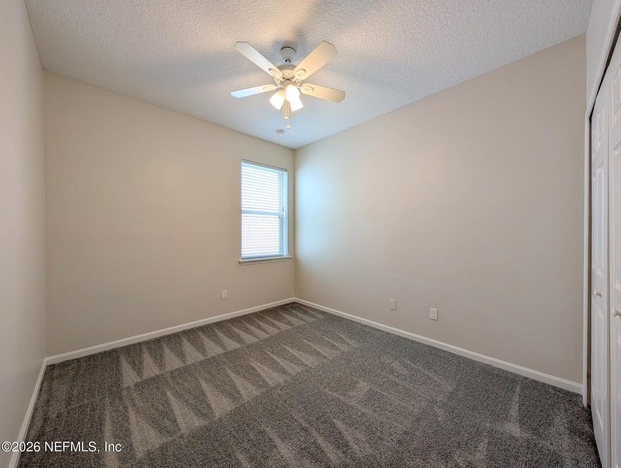 94 Carlson Ct - Photo 7 of 15