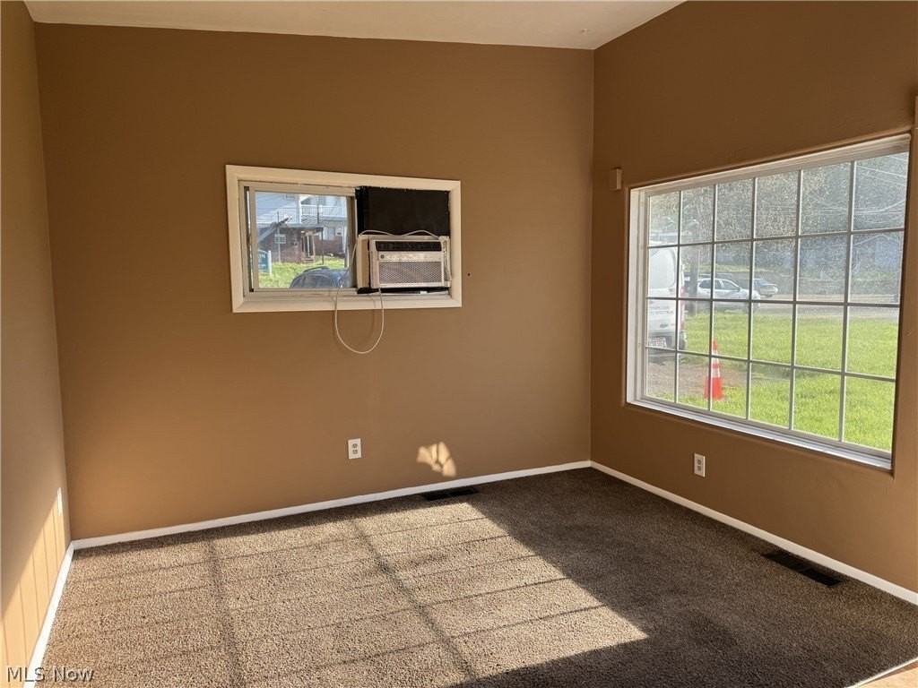2350 Newton St - Photo 3 of 7
