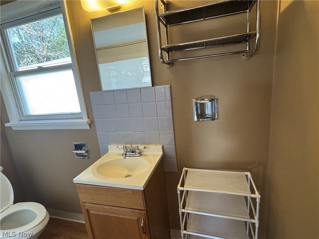2350 Newton St - Photo 6 of 7
