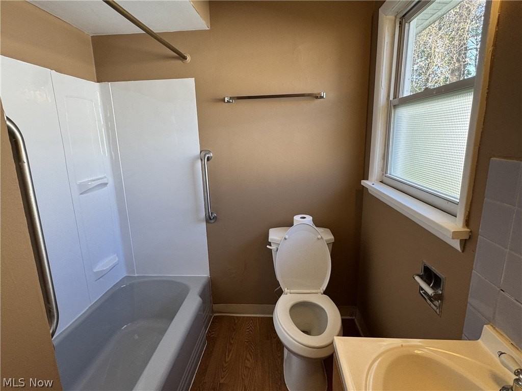 2350 Newton St - Photo 7 of 7