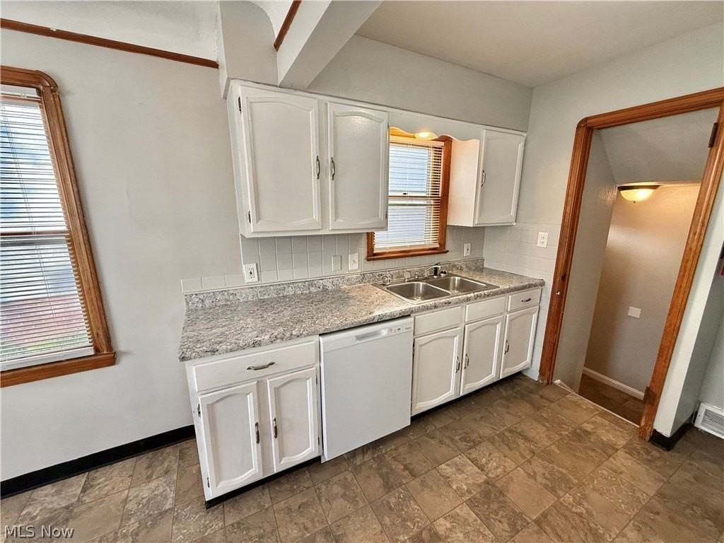 19520 Maple Heights Blvd - Photo 7 of 19
