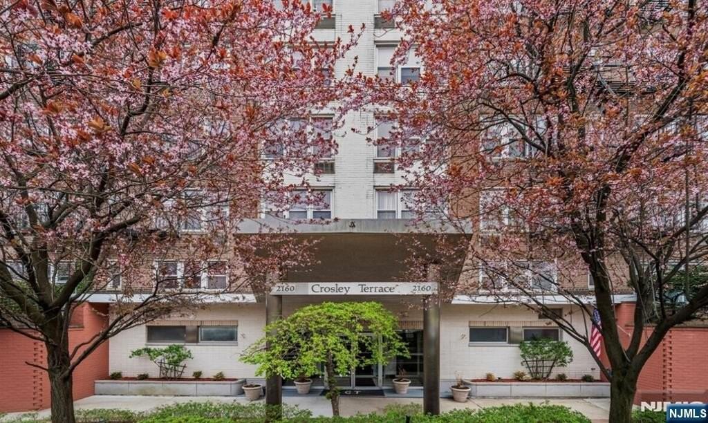 2160 Center Ave Apt 4g