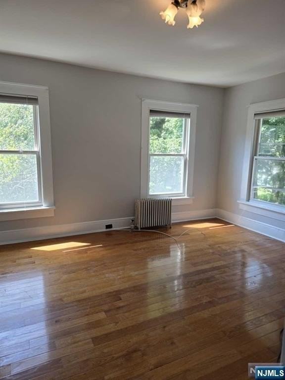 542 Doremus Ave - Photo 6 of 21