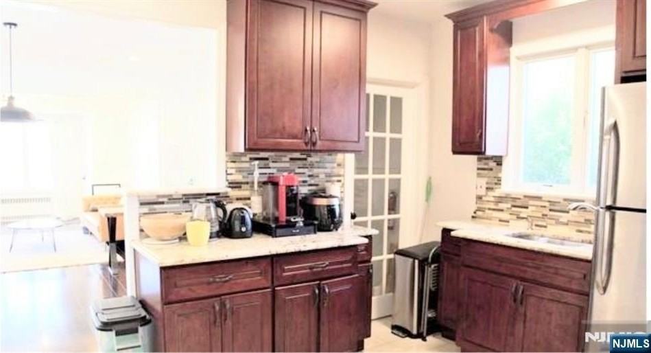 524 Oregon Ave - Photo 6 of 24