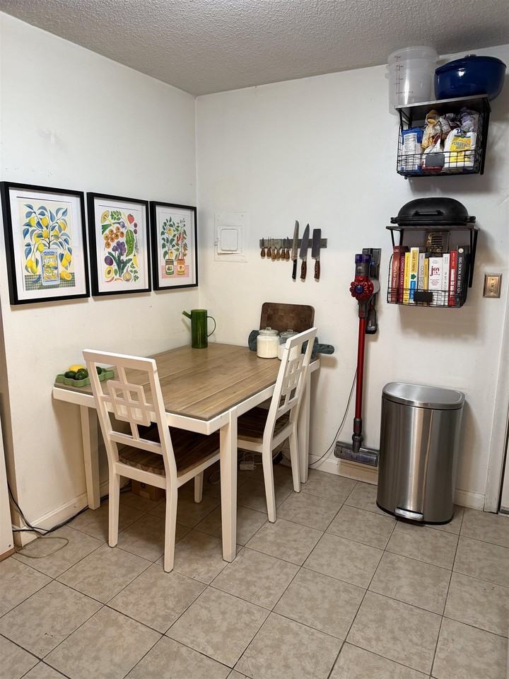 3 Lancelot Ct - Photo 4 of 12