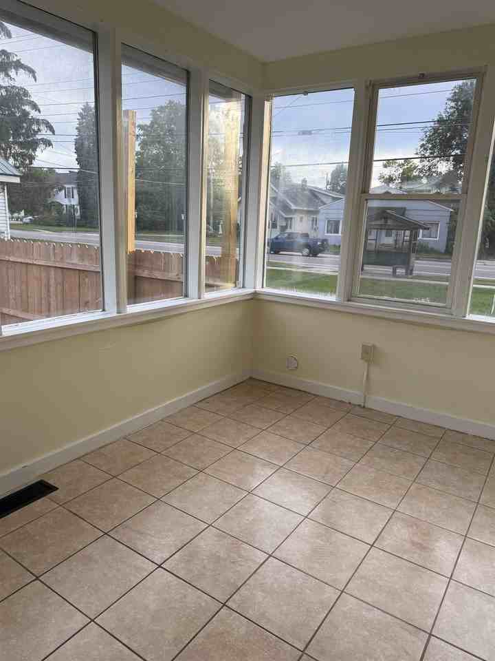 1540 North Ave - Photo 2 of 11
