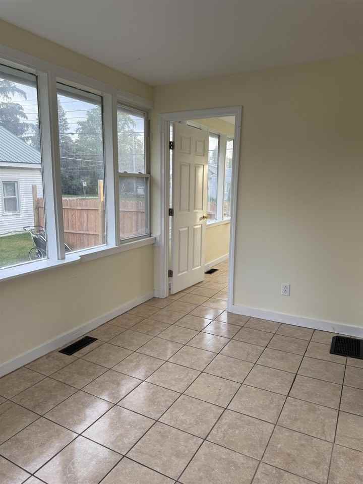1540 North Ave - Photo 3 of 11