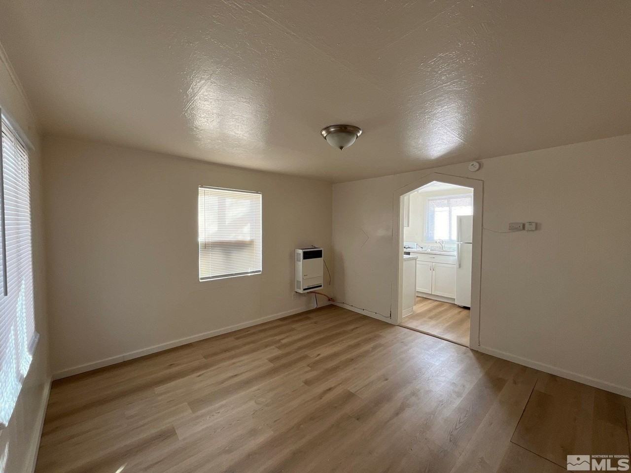 850 G St - Photo 2 of 8