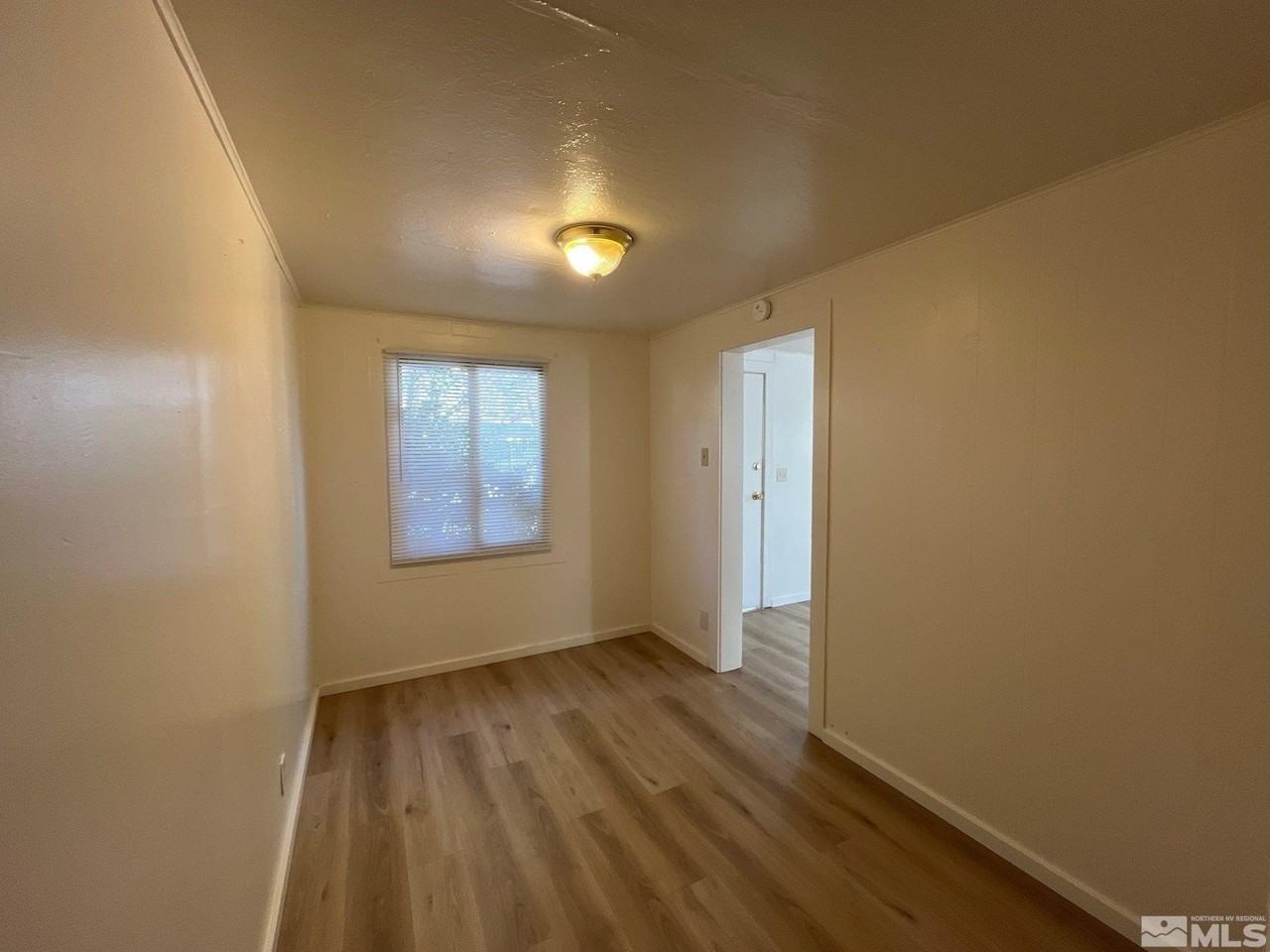 850 G St - Photo 5 of 8