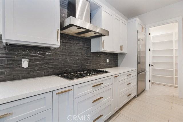 5017 Hesperia Ave - Photo 4 of 8