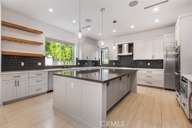 5017 Hesperia Ave - Photo 6 of 8