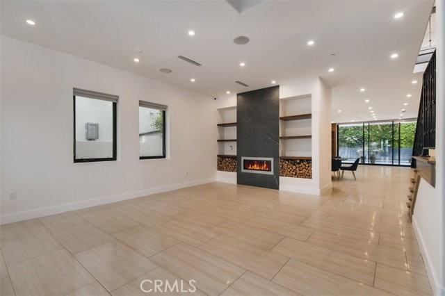 5017 Hesperia Ave - Photo 7 of 8