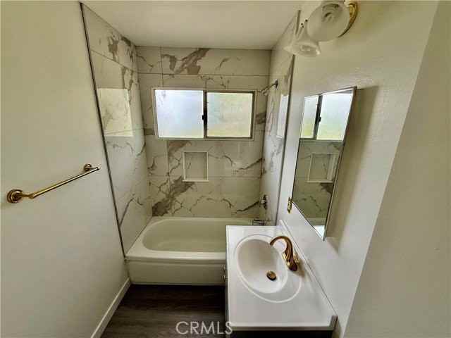 24378 Hartland St - Photo 6 of 8