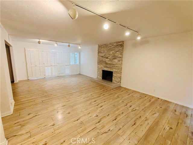 5763 Valerie Ave - Photo 2 of 8