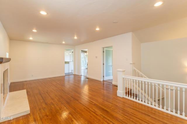 854 Oneonta Dr - Photo 2 of 8