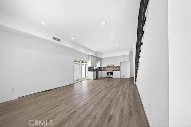 14827 Dearborn St - Photo 2 of 8