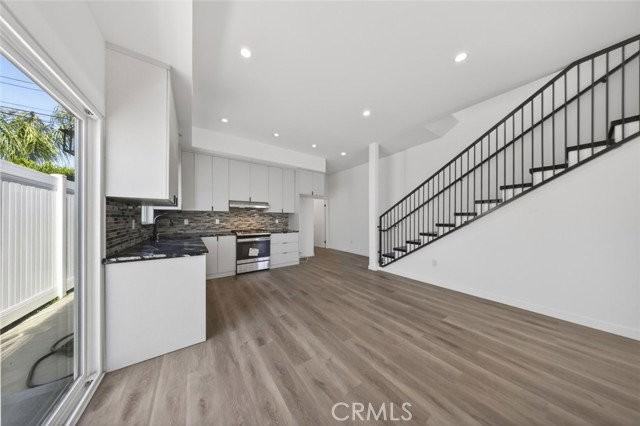 14827 Dearborn St - Photo 4 of 8